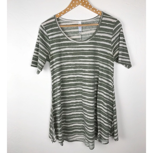 LuLaRoe Tops - Lularoe Green Perfect Tee